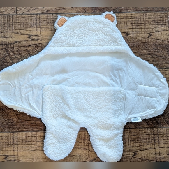 Fleece Wrap! A blanket for your baby that hugs them. - Picture 5 of 7